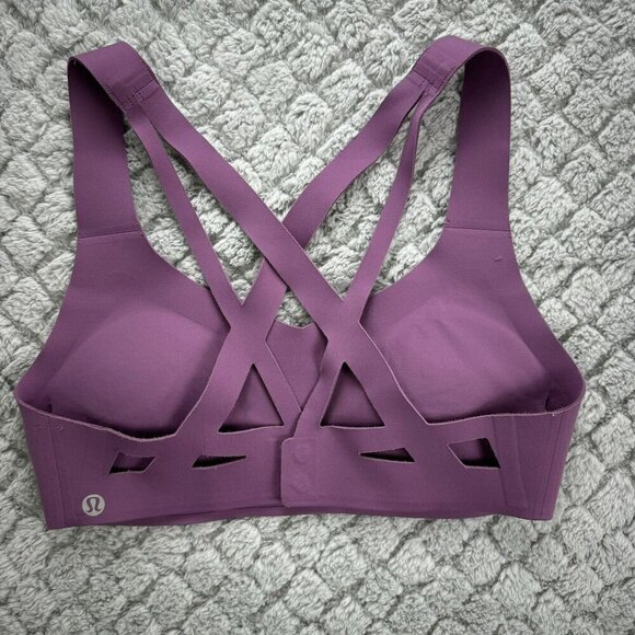 Lululemon Womens‎ Purple Lazer cut  Bra Size 4 B/C With Criss-Cross Straps - Picture 6 of 7